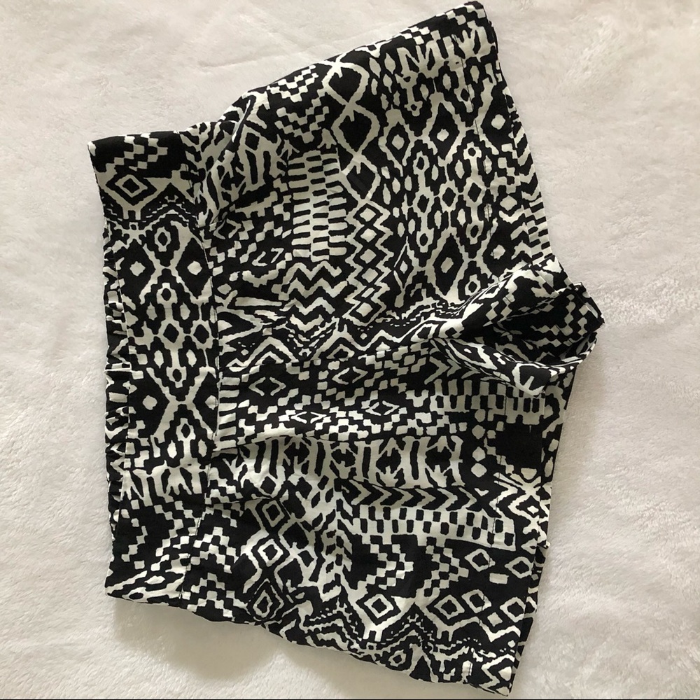 B&W polyester shorts